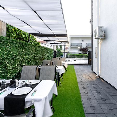 Apart-Hotel Prestige Ulcinj Eksteriør billede