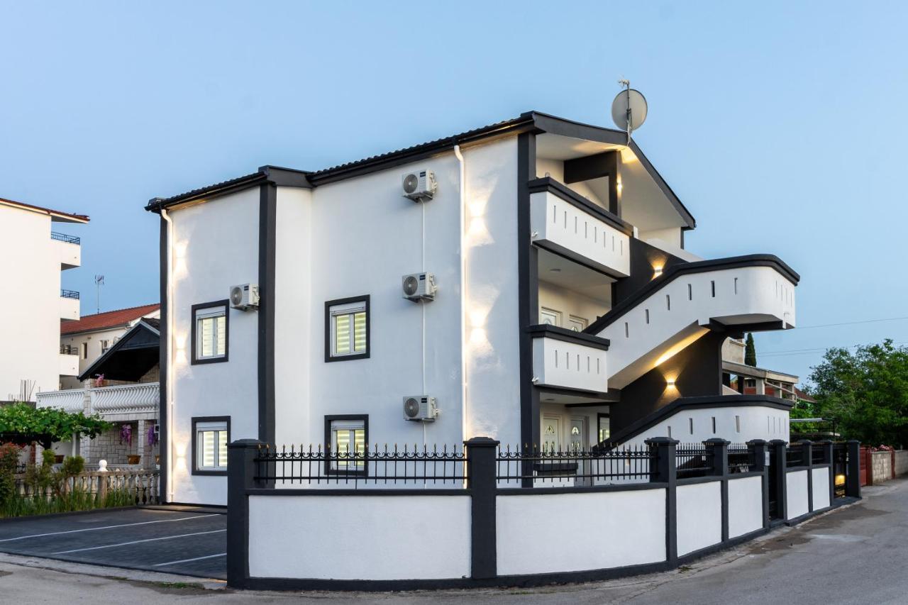 Apart-Hotel Prestige Ulcinj Eksteriør billede