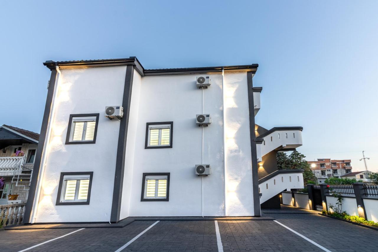 Apart-Hotel Prestige Ulcinj Eksteriør billede