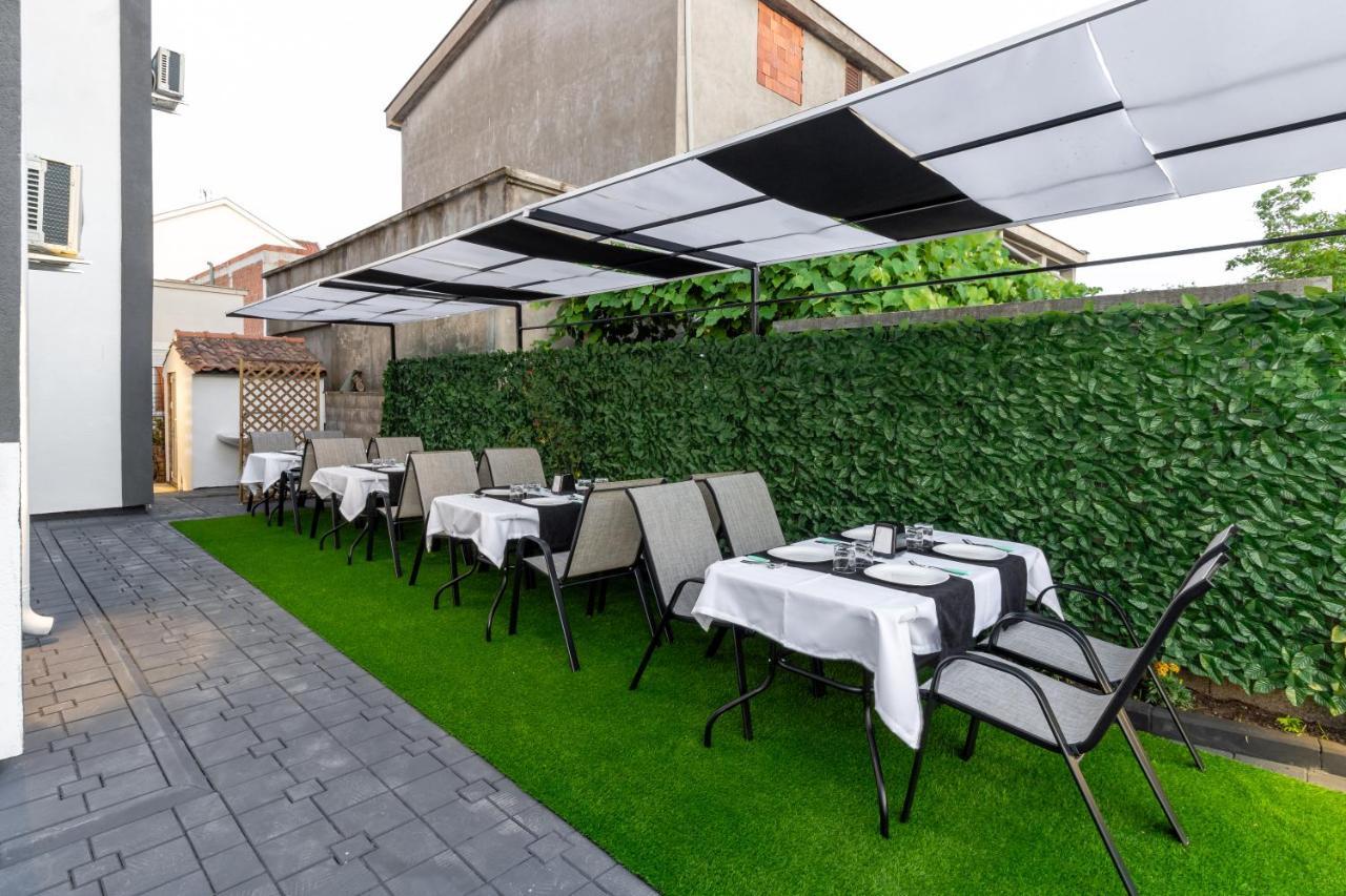 Apart-Hotel Prestige Ulcinj Eksteriør billede